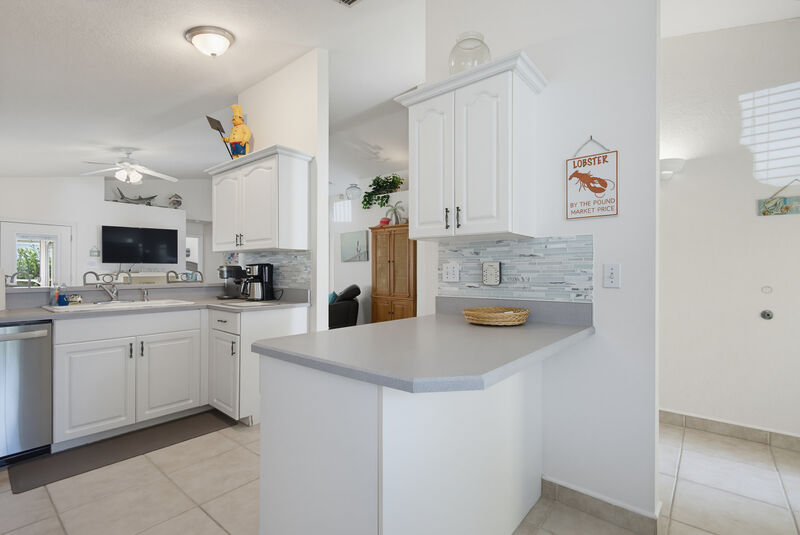 Kitchen island & bar seating — the Lighthouse, New Smyrna Beach